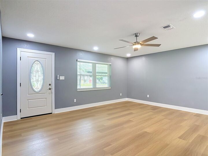 Property Photo: 730 E 9th Street FL 32703