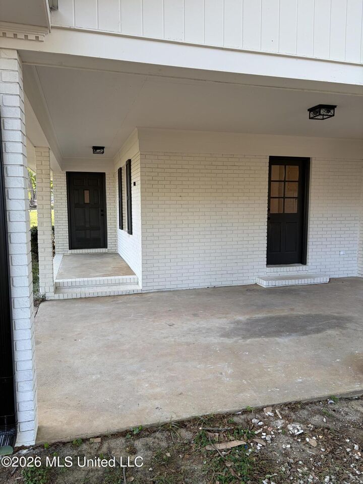 Property Photo:  690 Cox Avenue  MS 38635 
