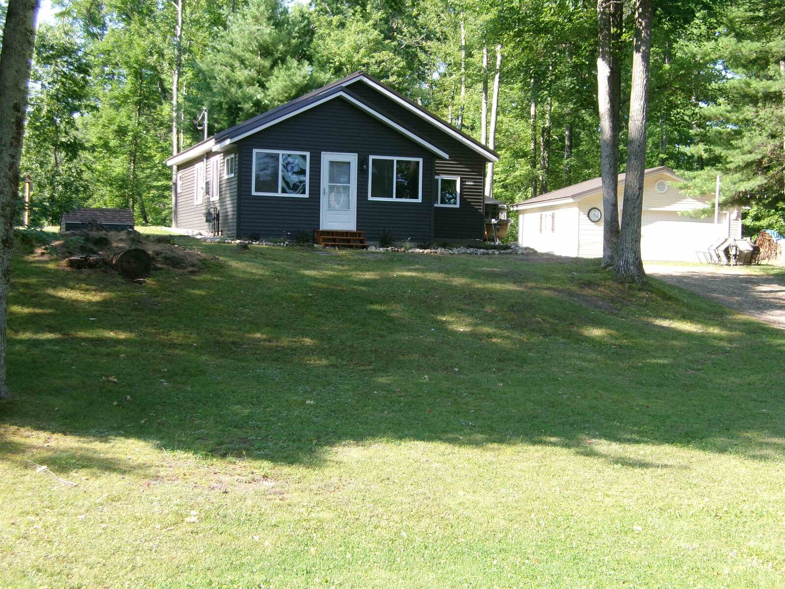 Property Photo:  1808 Arbor Drive  MI 48632 