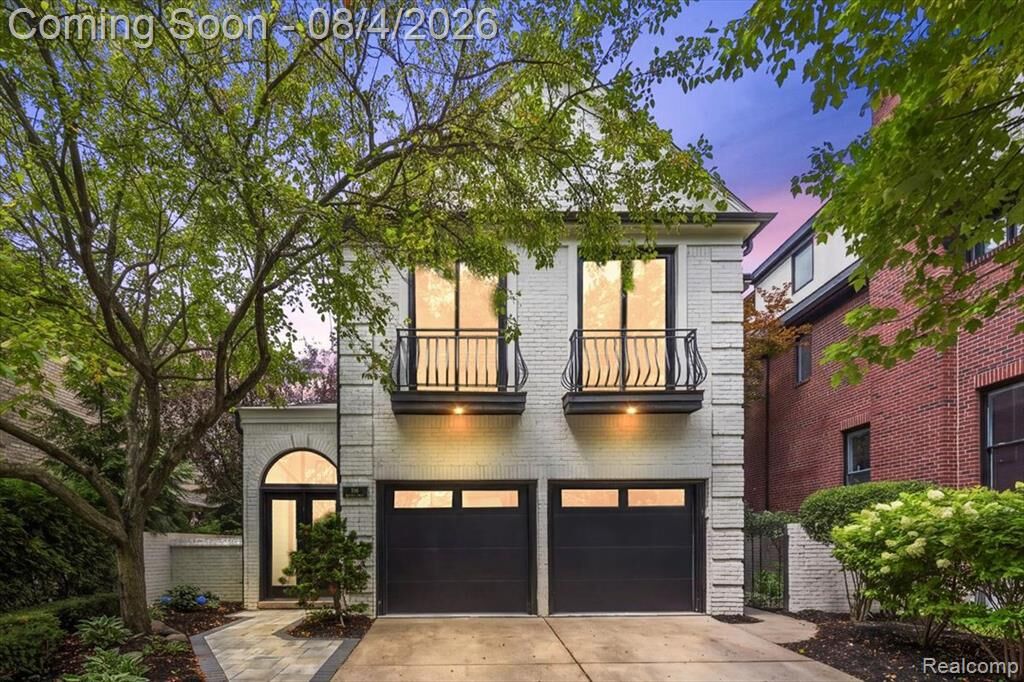 Property Photo:  596 Henrietta Street  MI 48009 1453 