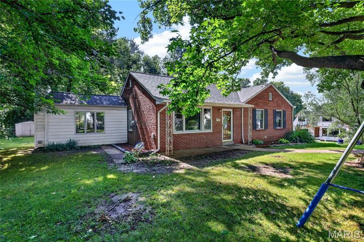 Property Photo:  408 Oak Avenue  MO 63301 