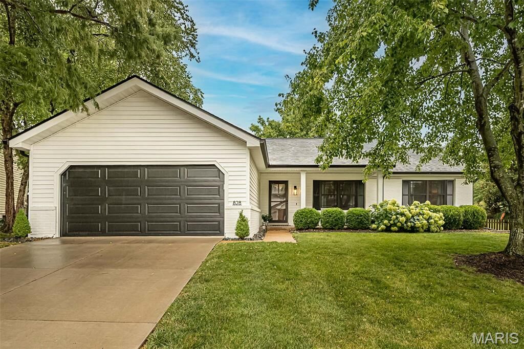 Property Photo: 828 Westbrooke Meadows Court MO 63021