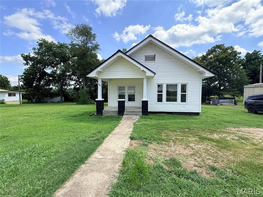 Property Photo:  482 E Richardson Avenue  MO 63960 