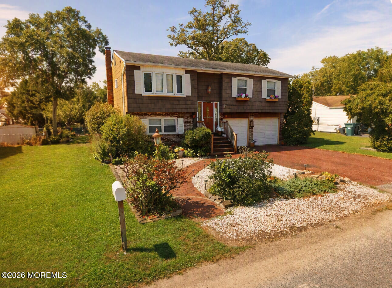 Property Photo:  11 Spruce Drive  NJ 08087 