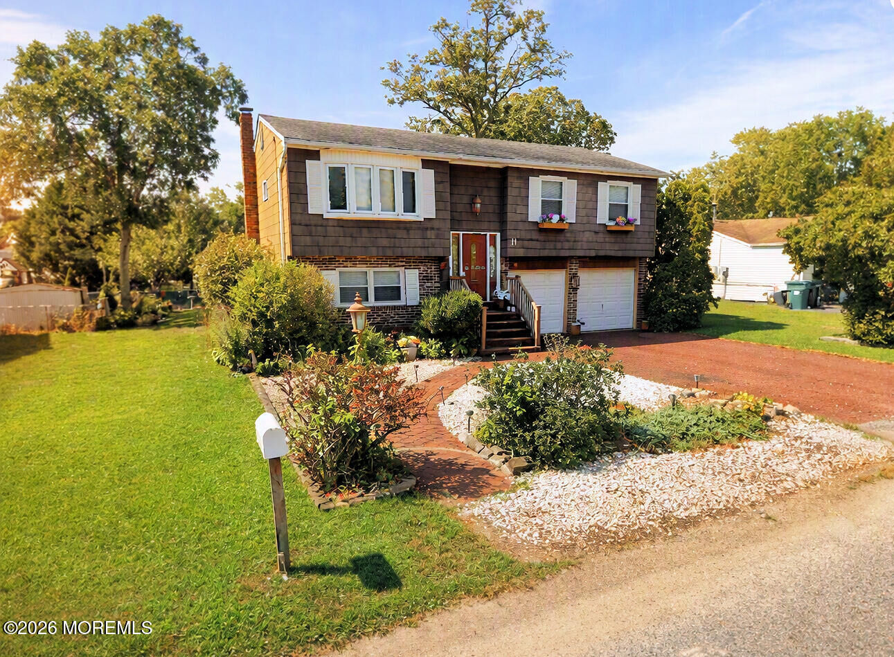 Property Photo:  11 Spruce Drive  NJ 08087 