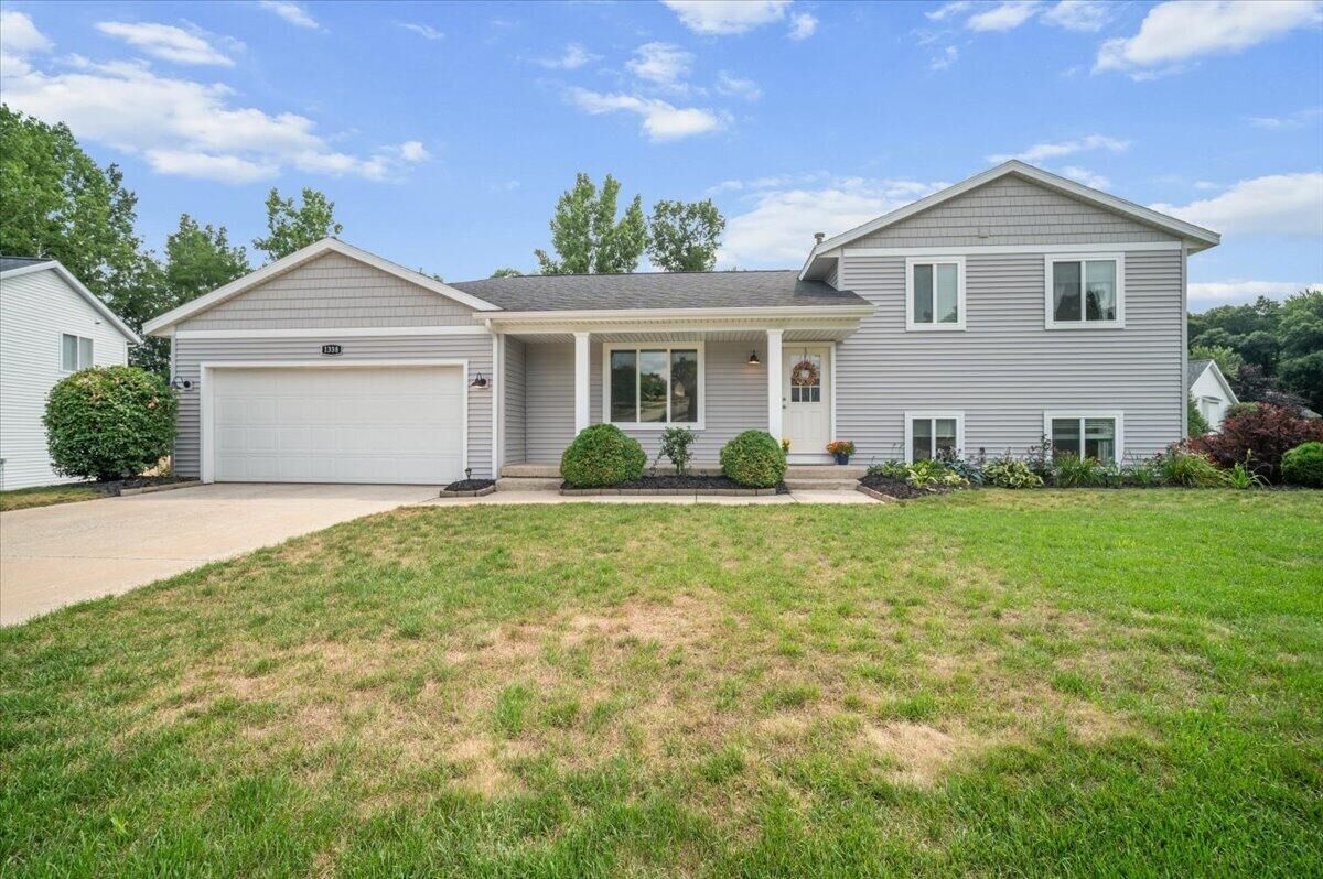 Property Photo:  1338 Scott Creek Drive NE  MI 49306 