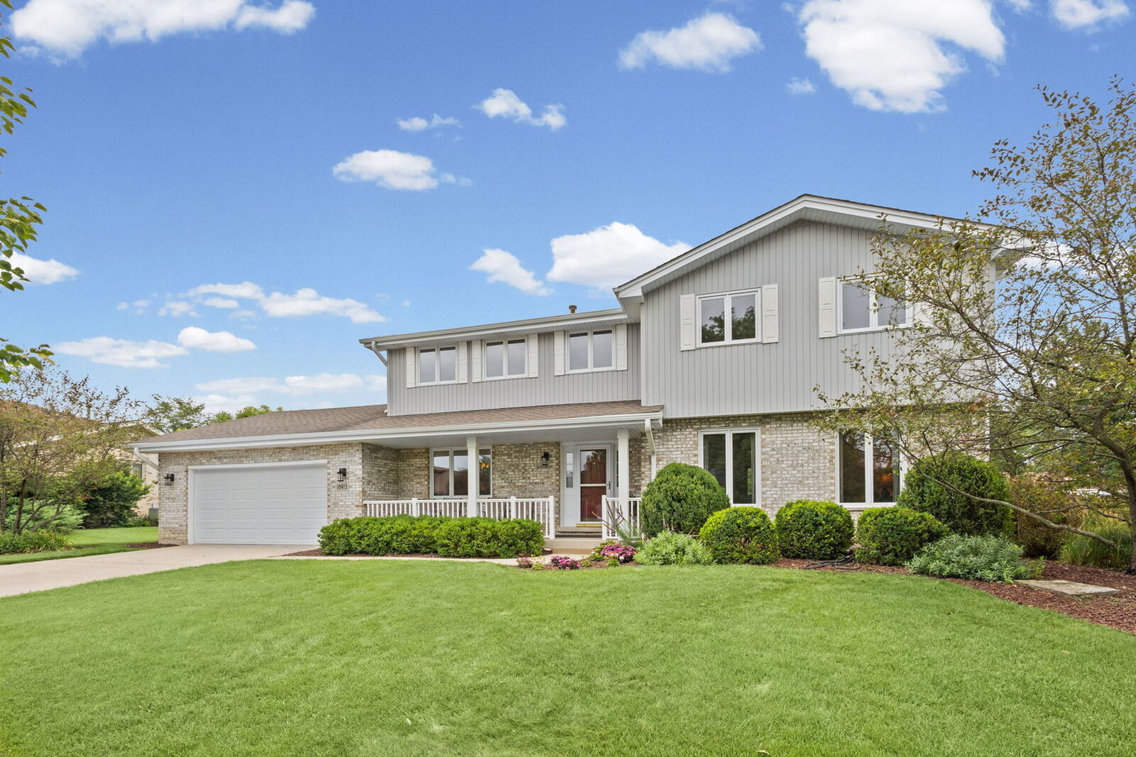 Property Photo: 18913 Meadowview Drive IL 60448