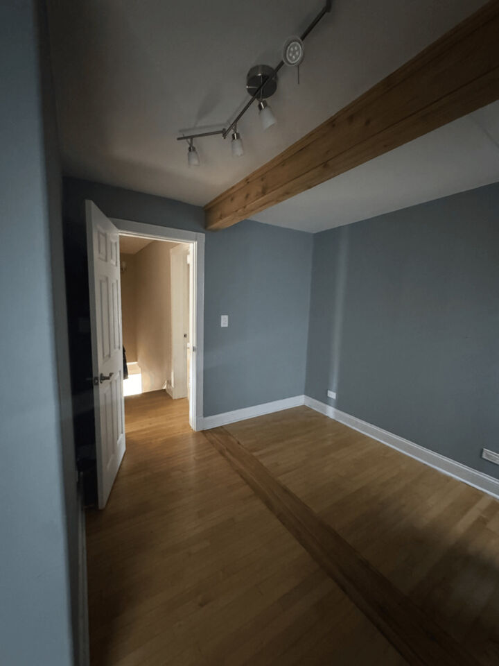 Property Photo:  7555 N Rogers Avenue  IL 60626 