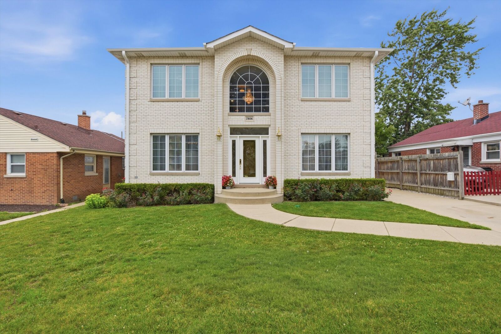 Property Photo:  7806 N Octavia Avenue  IL 60714 