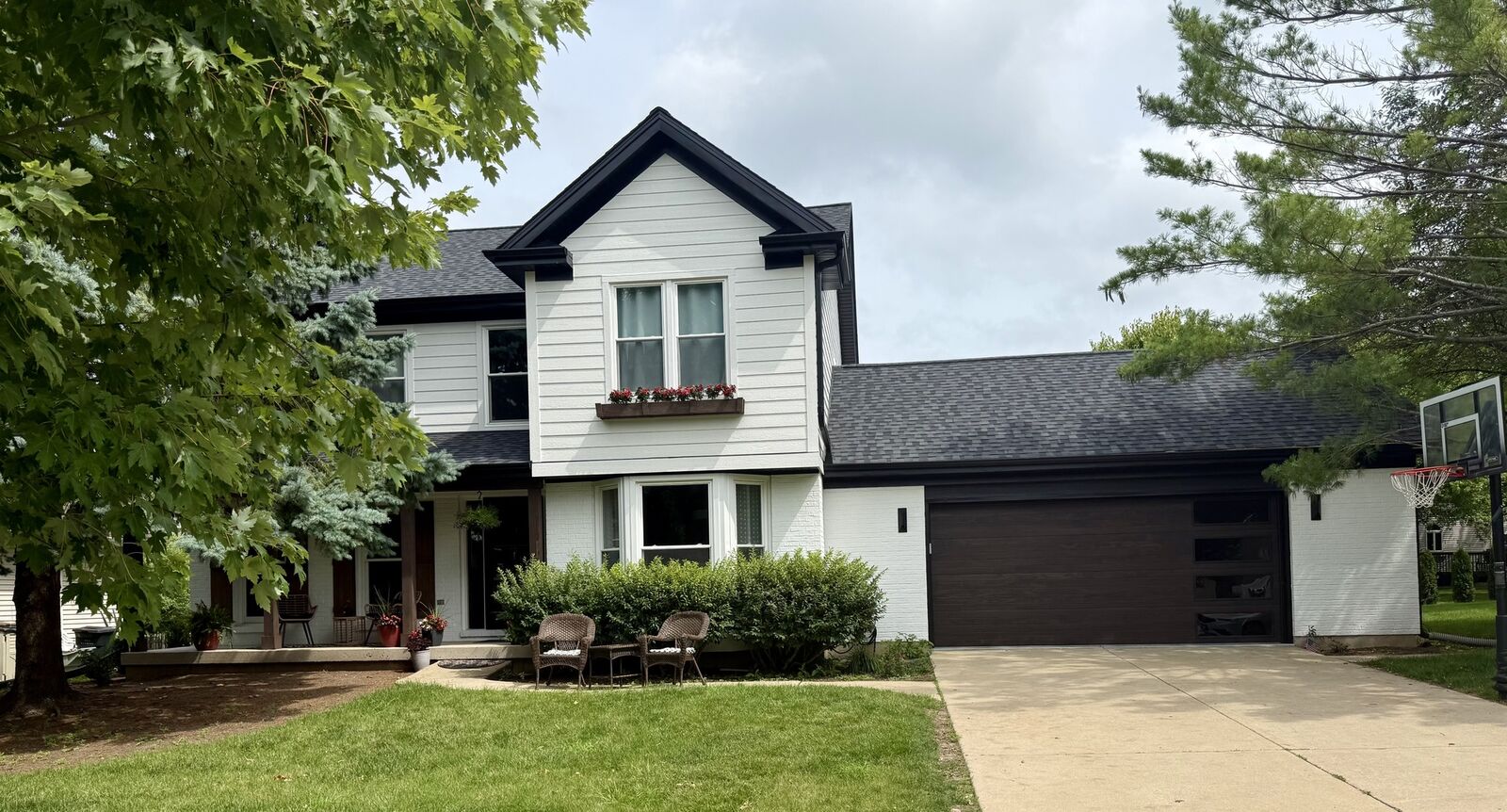 Property Photo:  1127 Yorkshire Drive N  IL 60178 
