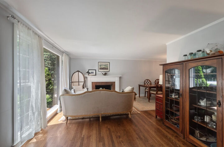 Property Photo: 6957 N Caldwell Avenue IL 60646