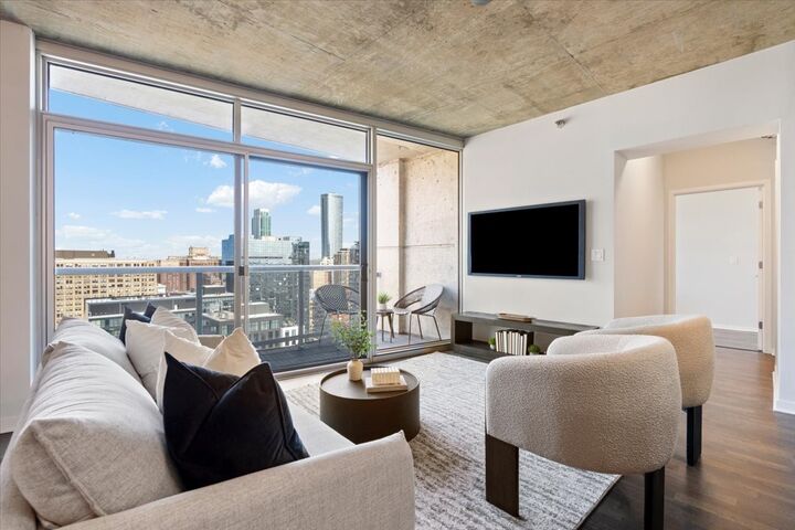 Property Photo:  611 S Wells Street 2709  IL 60607 