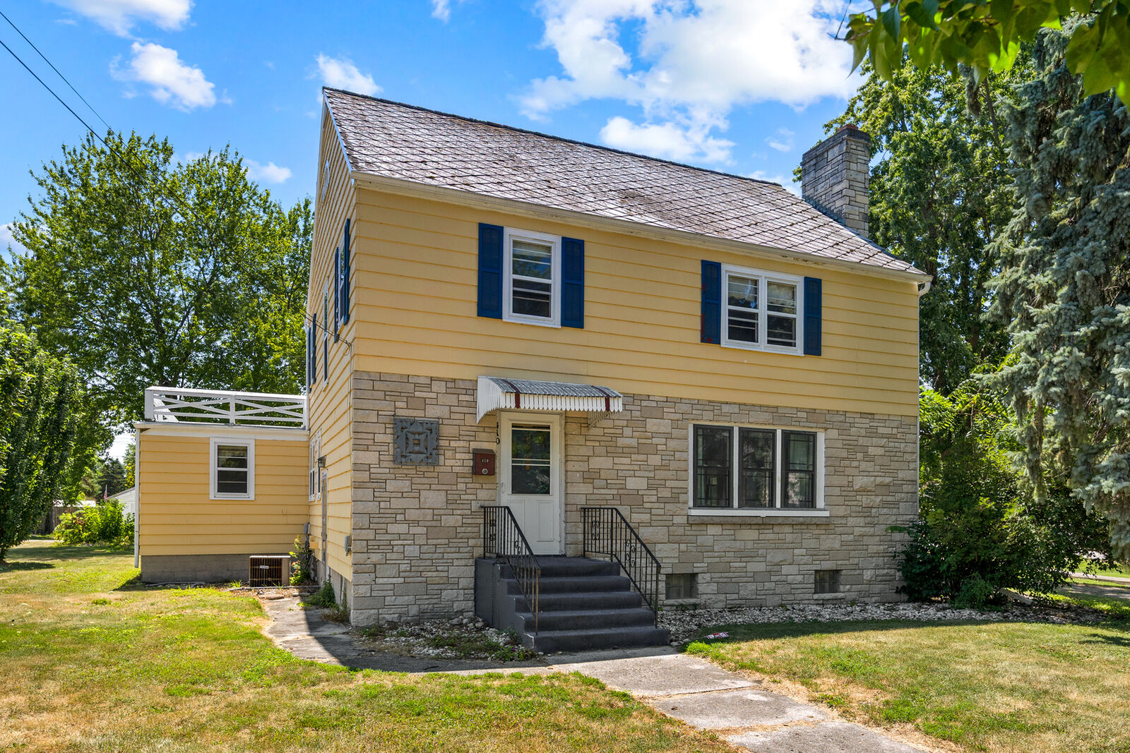 Property Photo:  410 E Main Street  IL 60135 