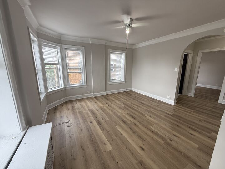 Property Photo:  6748 N Ashland Avenue 405  IL 60626 