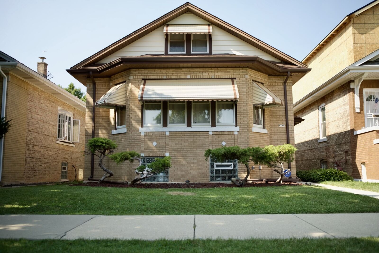 Property Photo:  6146 W Roscoe Street  IL 60634 