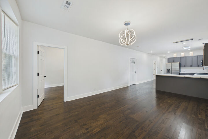 Property Photo: 7919 S Ellis Avenue 1 IL 60619