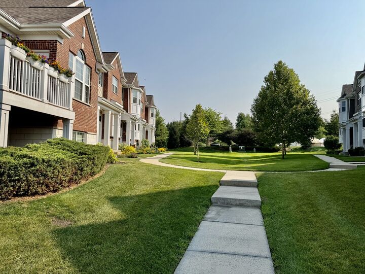 Property Photo:  2953 Madison Drive 2953  IL 60564 