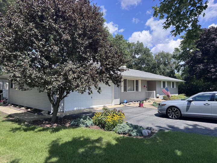 Property Photo: 805 Chelsea Street IL 60451