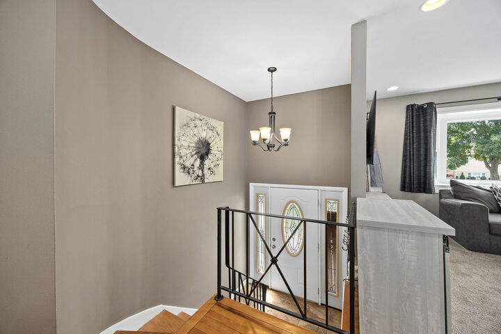 Property Photo:  637 S Beverly Avenue  IL 60101 