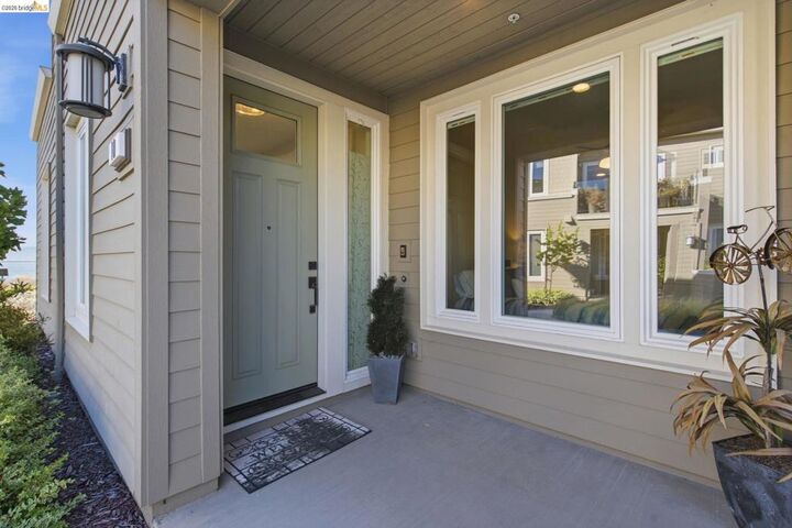 Property Photo:  10 Waterline Pl  CA 94801 