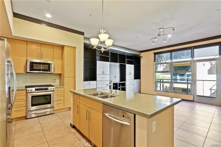 Property Photo: 133 The Promenade N 311 CA 90802