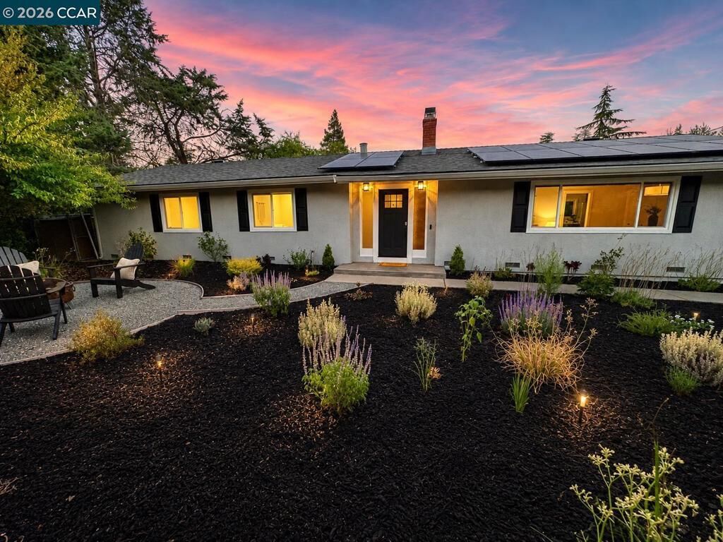 Property Photo: 8 Cherry Hills Ct CA 94549