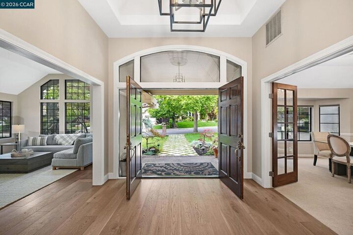 Property Photo: 85 Trish Ct CA 94506