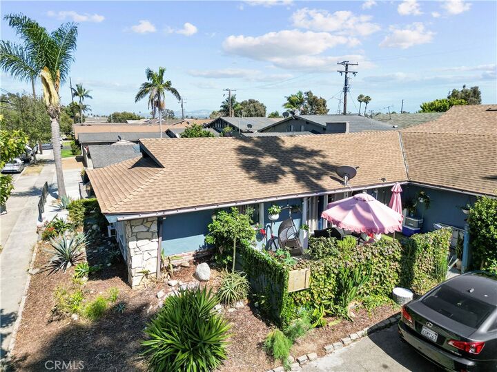 Property Photo:  735 W 18th  CA 92627 