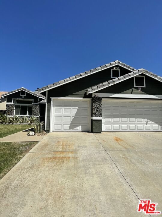 Property Photo: 2611 Gemstone Avenue CA 93551