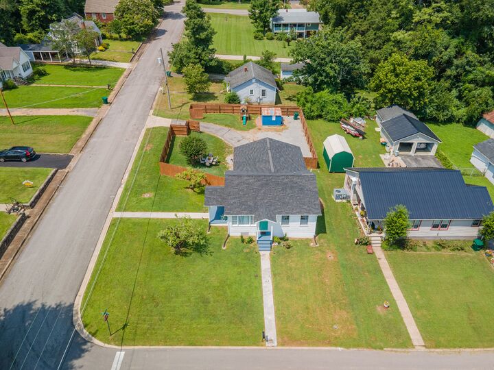 Property Photo: 504 Lincoln St TN 38478