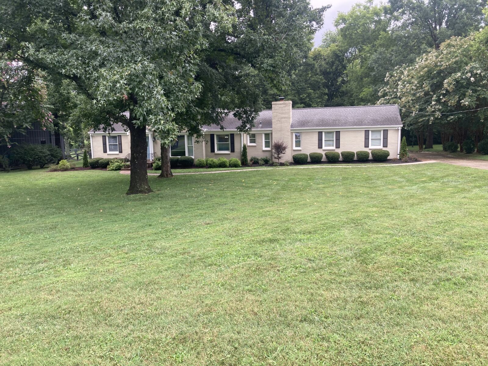 Property Photo:  206 W Meade Dr  TN 37205 