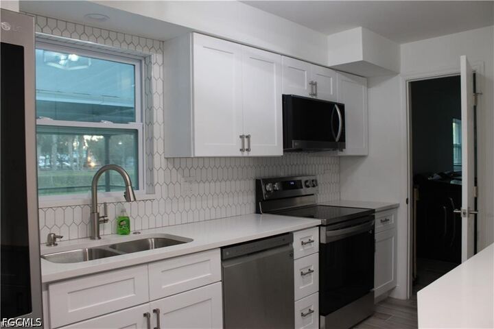 Property Photo:  1322 Farmdale Street  FL 33936 