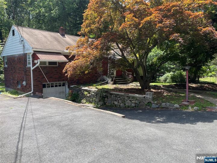 Property Photo:  84 Grove Street  NJ 07436 