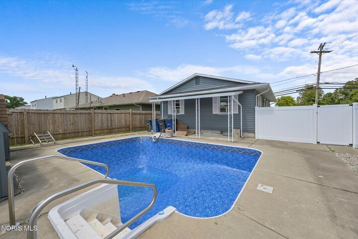 Property Photo: 4353 Onondaga Avenue OH 43611