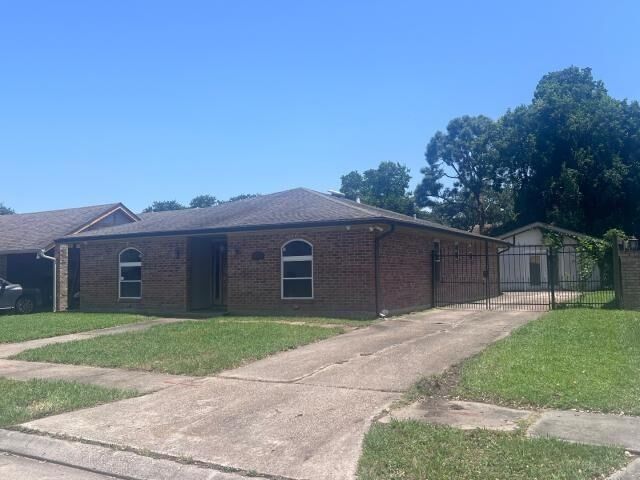 Property Photo:  10200 Flossmoor Drive  LA 70127 