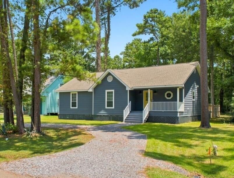 Property Photo: 725 Willow Oak Lane LA 70471