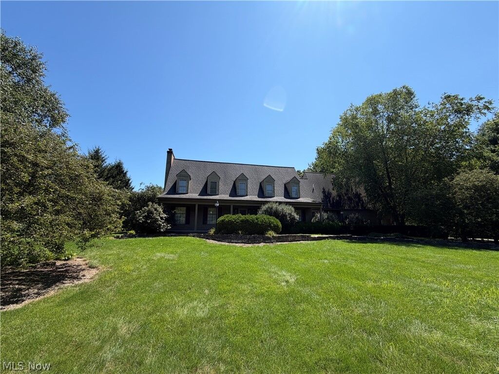 Property Photo: 1406 Henn Hyde Road NE OH 44484