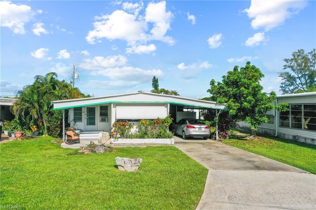Property Photo:  26167 Cabana Rd  FL 34135 