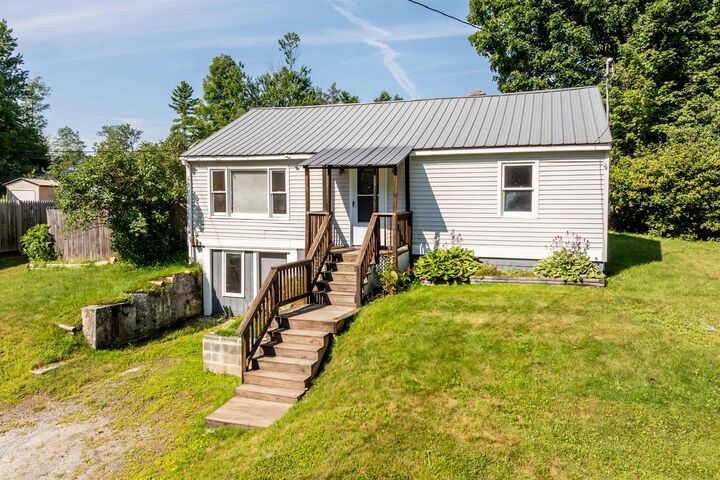 Property Photo:  10 Swan Street  NH 03782 