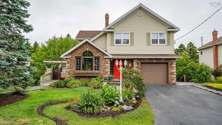 17 Oakley Avenue — photo 1