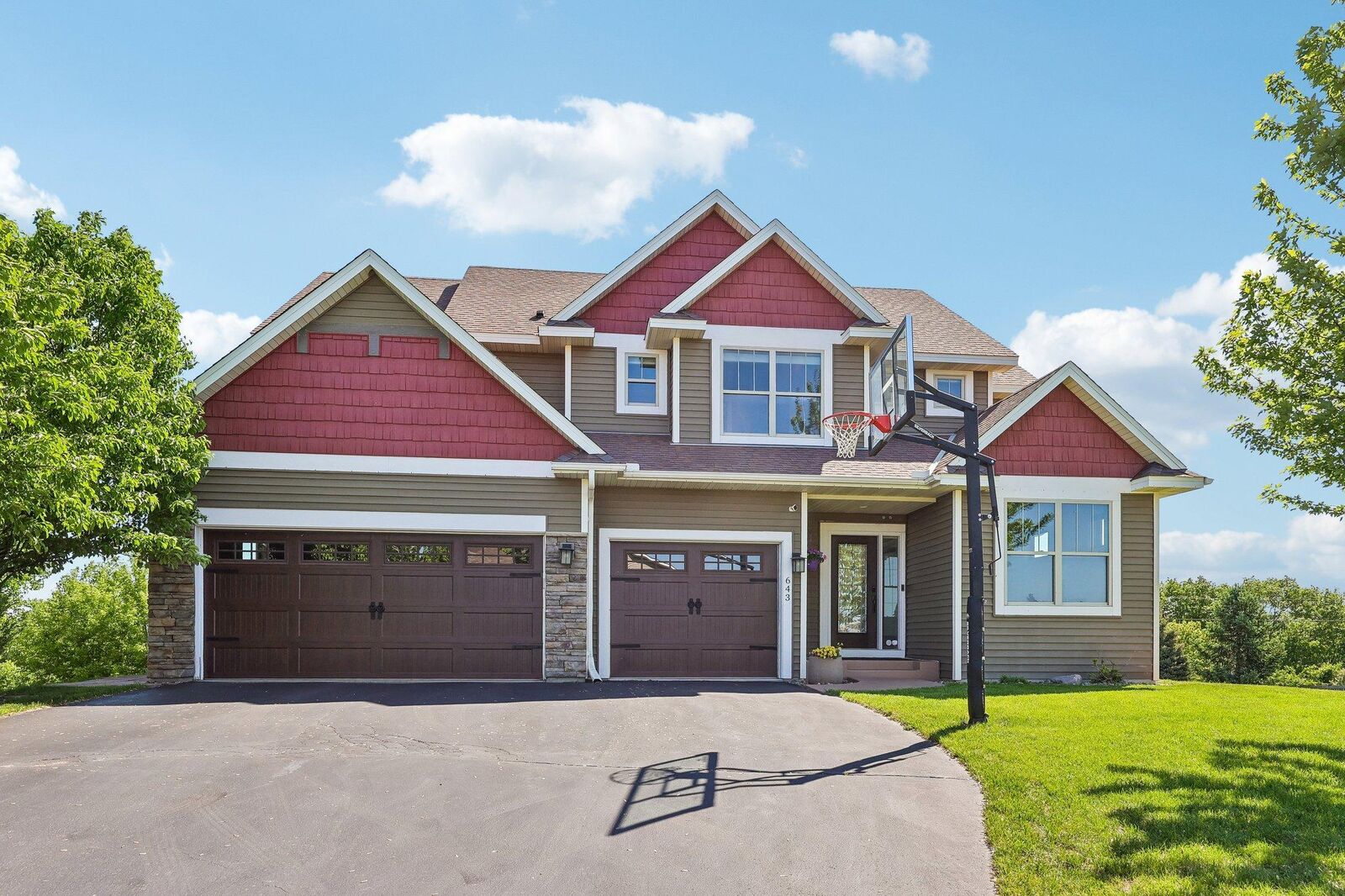 Property Photo: 643 Parkside Court MN 55123