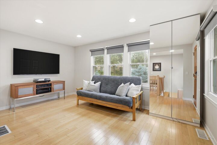 Property Photo:  1264 Hoyt Avenue W  MN 55108 