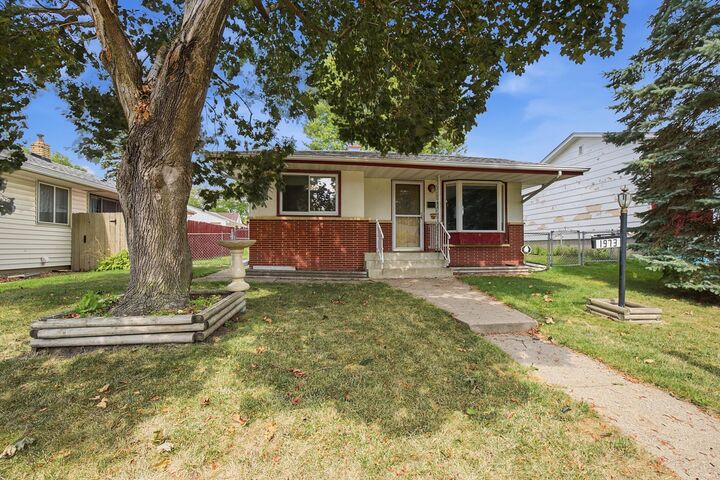 Property Photo:  1973 Maryland Avenue E  MN 55119 
