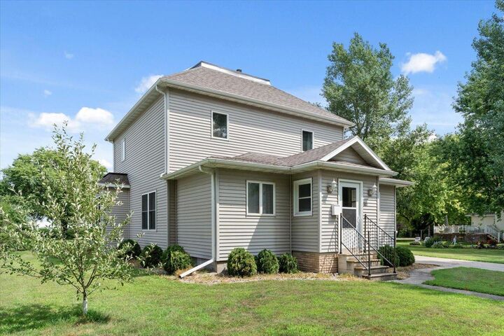 Property Photo: 320 North Street E MN 56010