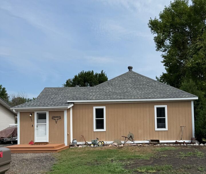 Property Photo: 352 3rd Avenue S ND 58012