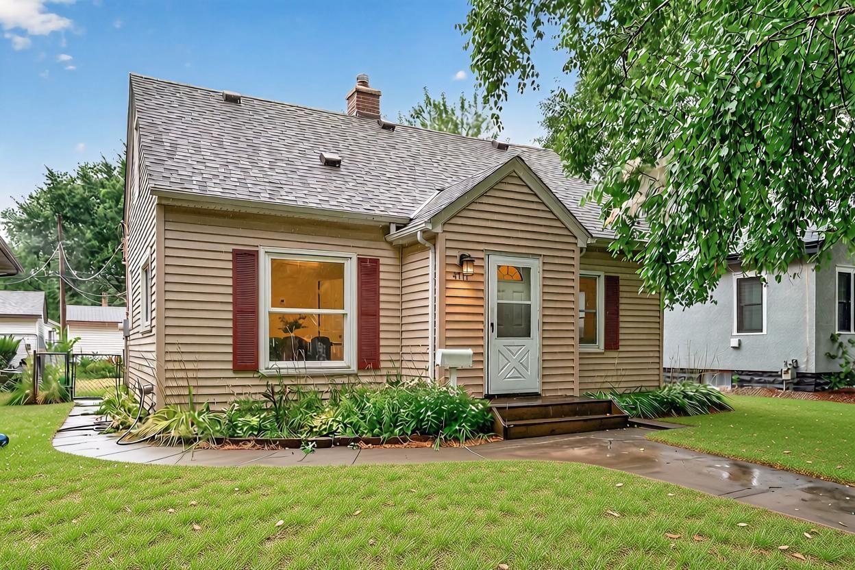 Property Photo:  4711 Dupont Avenue N  MN 55430 