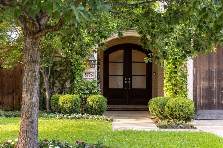 Property Photo: 5726 W Hanover Avenue TX 75209