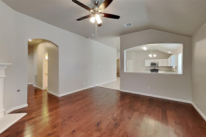 Property Photo: 621 Soledad Street TX 76002
