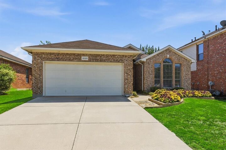 Property Photo:  10120 Bull Run  TX 76177 