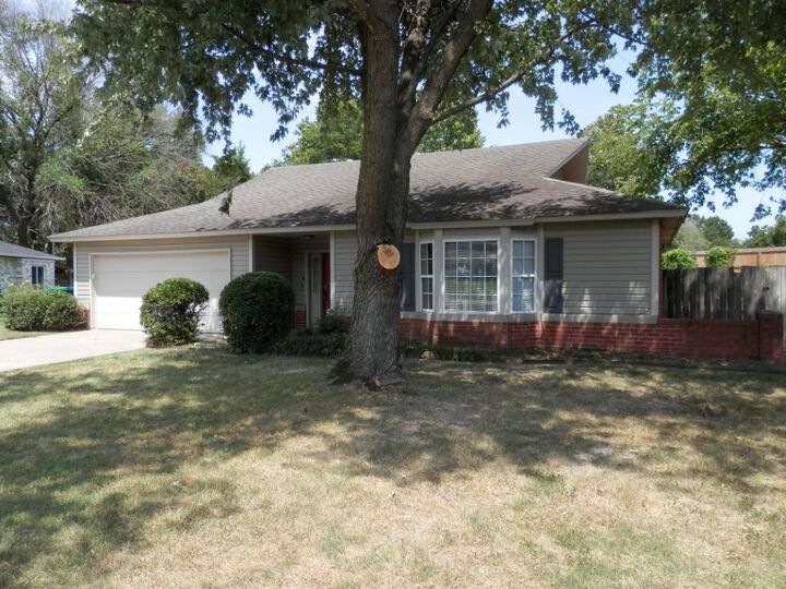 Property Photo: 2725 W Highland Circle AR 72756